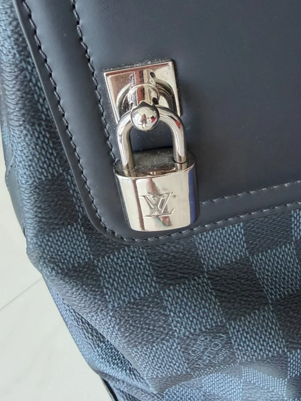 Louis Vuitton Damier Cobalt Greenwich PM  Messenger (Black/Midnight Blue)